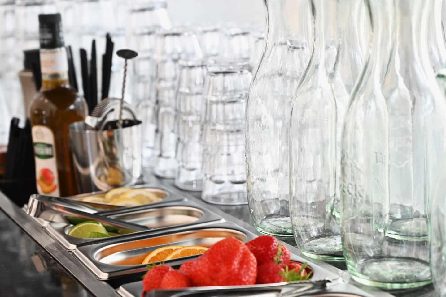 Nyd en varm kop kaffe på en hyggelig café i Nyborg